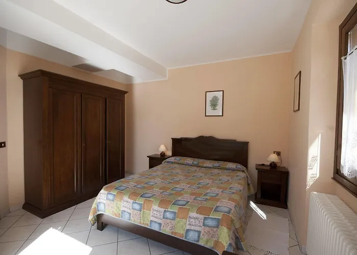 Monterosso Lantgård *